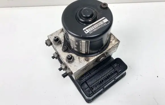 Volkswagen Golf V ABS Pump 1K0907379M 1K0614517K