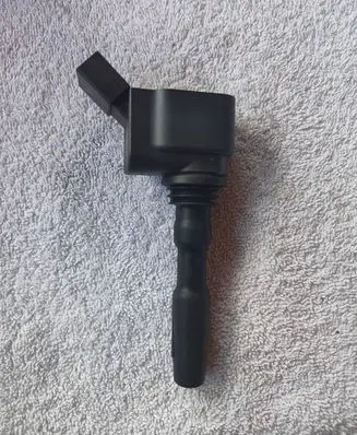 Volkswagen Golf VII High voltage ignition coil 04E905110K