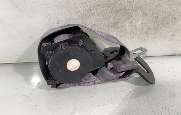 Jeep Grand Cherokee (WK) Rear seatbelt P1cl93bd5aa