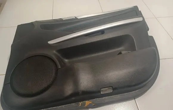 Mercedes-Benz ML W164 Front door card panel trim 375093AT 2245912 T1120070307T086