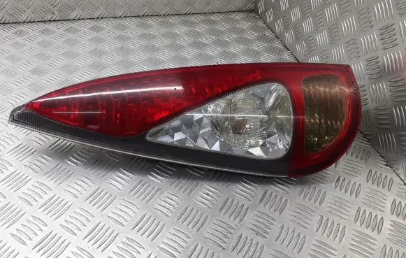 Toyota Yaris Rear/tail lights