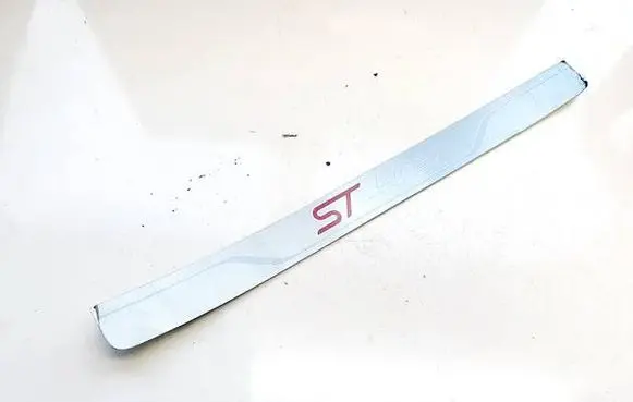 Front sill trim cover