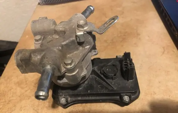 Mitsubishi Outlander Other engine bay part GFMD50