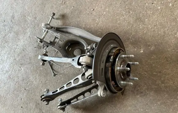 Chevrolet Camaro Rear wheel hub spindle/knuckle 