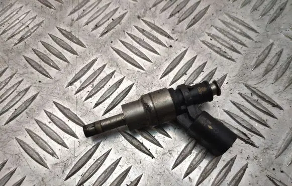 Volkswagen PASSAT B6 Fuel injector 06F906036G
