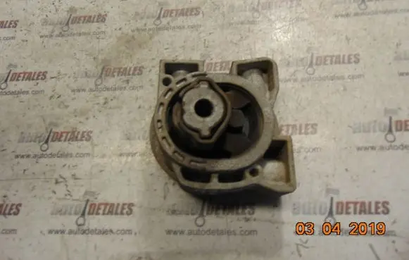 Mercedes-Benz B W245 Engine mount bracket A1692400918
