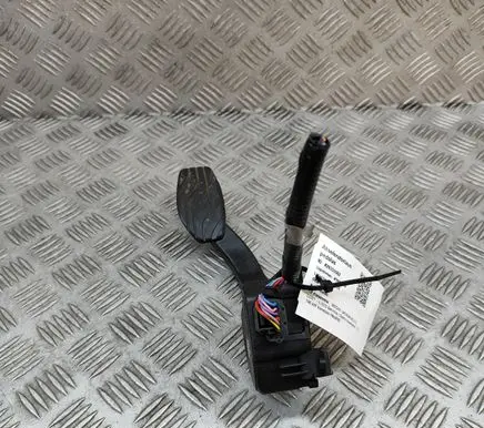 Nissan Qashqai J12 Accelerator throttle pedal 180026UA1B