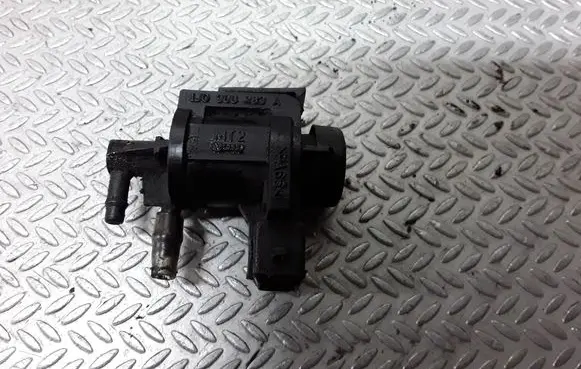 Skoda Octavia Mk1 (1U) Vacuum valve 1J0906283A