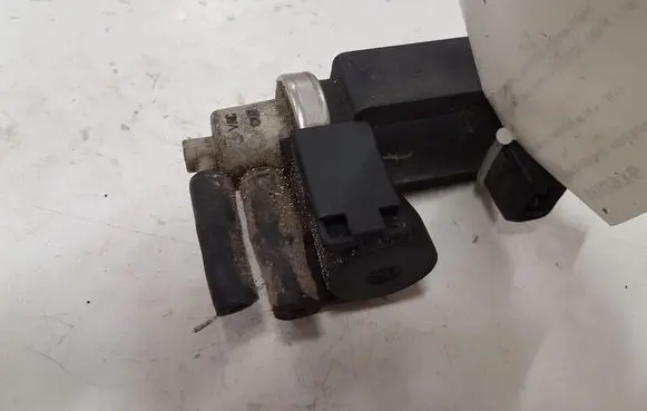 Renault Laguna II Turbo solenoid valve 8200270451
