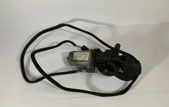 Mercedes-Benz E W211 Seat adjustment motor A2118203242