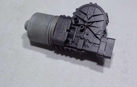Peugeot 206 Wiper motor 03902415236405N5