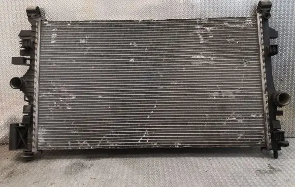 Opel Insignia A Coolant radiator 13241725