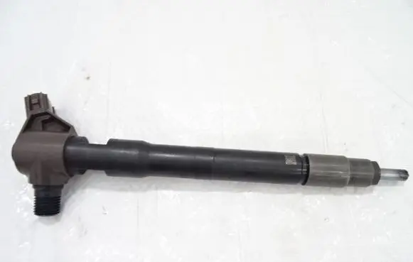 Fuel injector