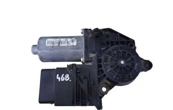 Volkswagen Golf IV Rear door window regulator motor 5M0839401B 0130821431