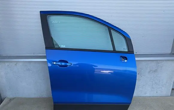 Opel Mokka X Front door