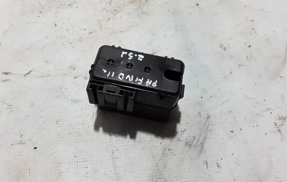 Nissan Pathfinder R51 Fuse box set 64200049
