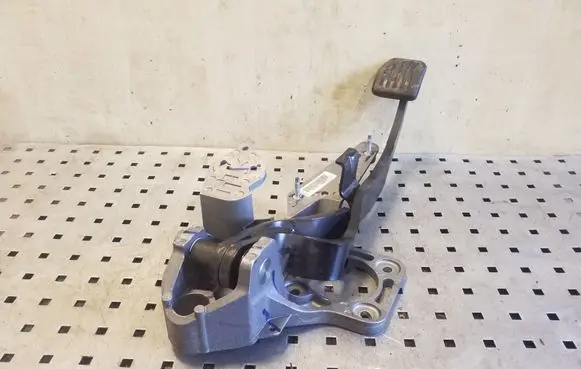 Ford Mondeo MK IV Brake pedal 7G9N2D094PD