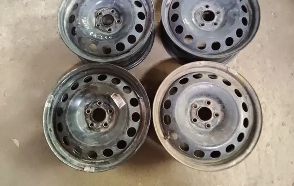 Volkswagen Golf IV R16 steel rim 