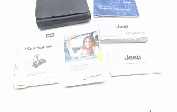 Jeep Grand Cherokee Owners service history hand book 