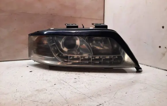 Audi A6 S6 C5 4B Headlight/headlamp SK3401ADA699