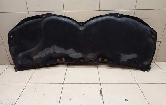 Engine bonnet/hood sound/heat insulation