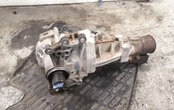 Mitsubishi Outlander Gearbox transfer box case 067015