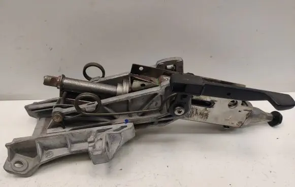 Ford Mustang VI Steering wheel axle FR3C3C529AD