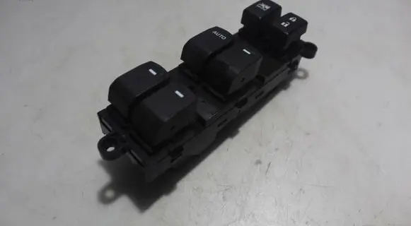 Suzuki SX4 S-Cross Electric window control switch