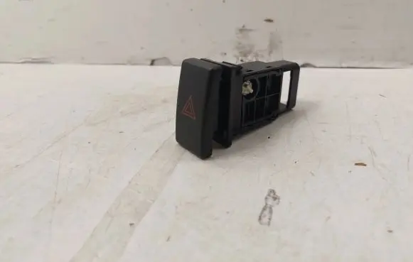 Toyota Avensis T250 Hazard light switch 8433205050 157963