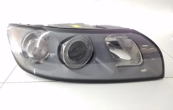Volvo V50 Headlight/headlamp 31335222