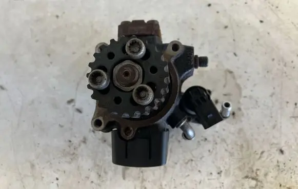 Skoda Rapid (NH) Fuel injection high pressure pump 03L130755AL