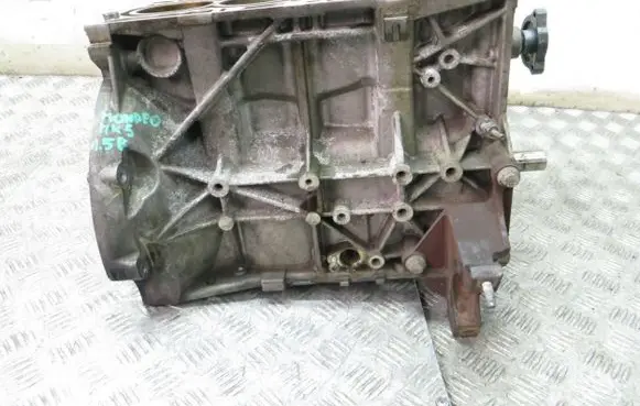 Ford Mondeo MK V Engine block DS7G-6015-DA UNCE