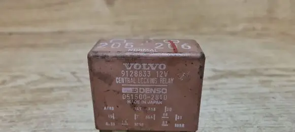 Volvo 850 Central locking relay 9128833