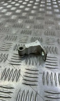 Volkswagen PASSAT B8 Front door upper hinge 8X0831403E