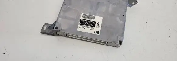 Toyota Avensis T250 Engine control unit/module 8966105690 1758006325 MB1758006325