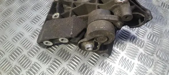 Opel Astra G Engine mounting bracket 90528682 33580
