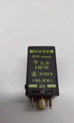 BMW 5 E34 Combustion relay 61358362102 8362102 05393010