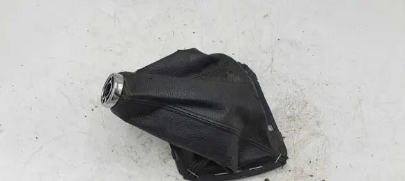 Toyota Avensis T250 Gear lever shifter trim leather/knob NOCODE