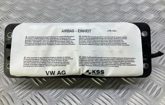Volkswagen Golf VII Passenger airbag 8V0880204D