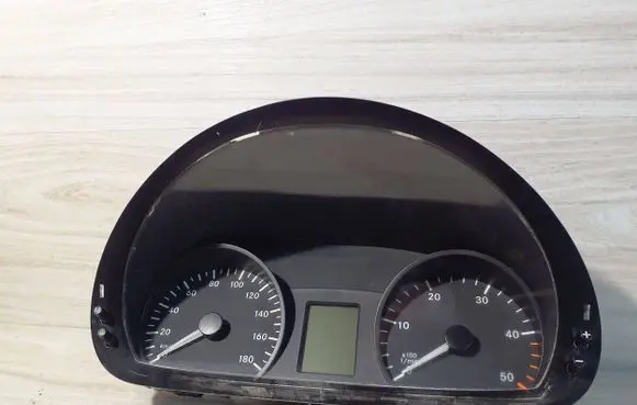 Mercedes-Benz Sprinter W906 Speedometer (instrument cluster) A9069004502 A9069812901