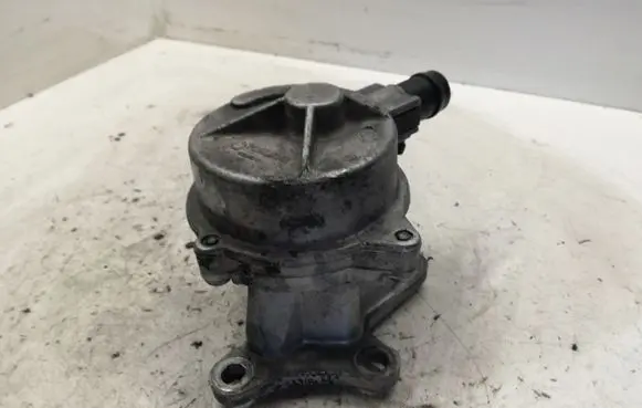Renault Laguna II Vacuum pump 72117222C