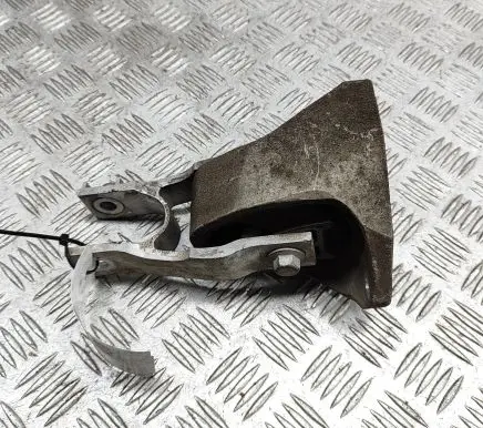 Volvo XC90 Engine mount bracket 32139982 31480564