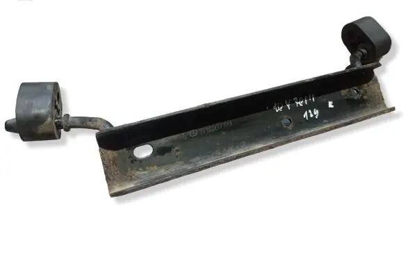 Volvo V70 Muffler mount bracket/holder 6G9N5D217AB