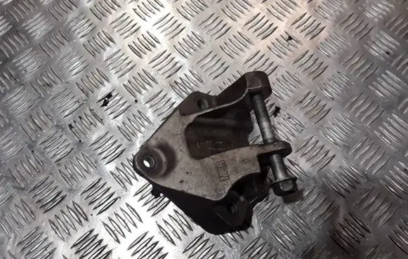Nissan Qashqai Engine mounting bracket 11332JD700