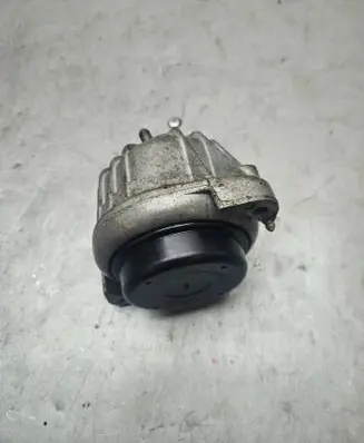 BMW 3 E90 E91 Engine mount bracket 13981112