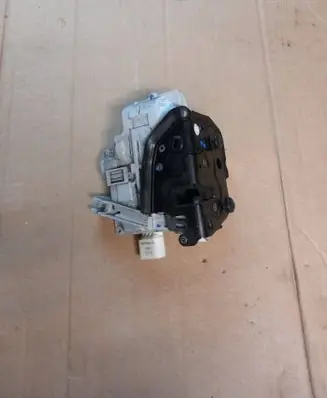 Seat Exeo (3R) Rear door lock