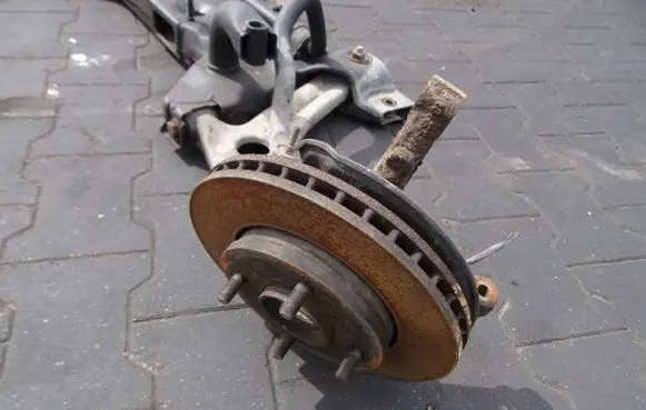 Mitsubishi Colt Front wheel hub