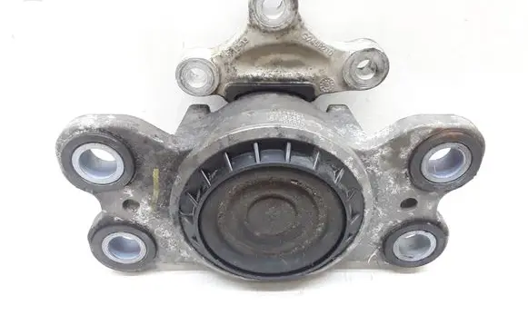 Volvo S60 Engine mount bracket 31262710