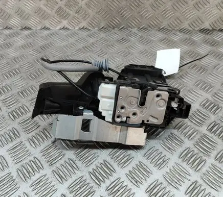 Volvo XC90 Coupe door lock (next to the handle) 31484041 32353629