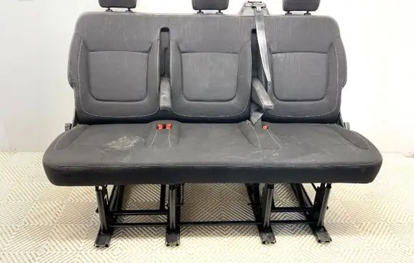 Renault Trafic III (X82) Third row seats 